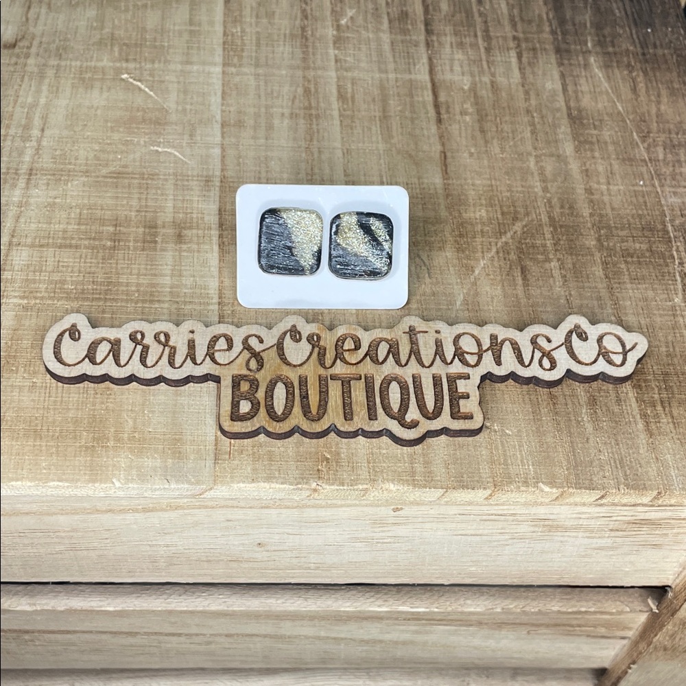 CarriesCreationsCo Black and Gold Square Stud Earrings